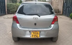 Toyota Vitz 1.3 AWD 5dr 2011 Silver
