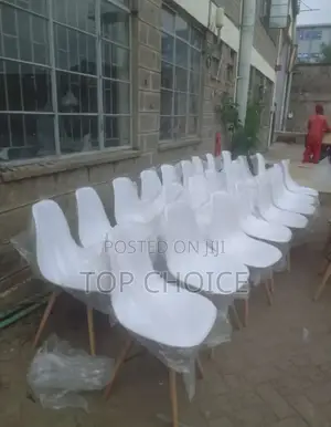 White Plastic Eames Chair