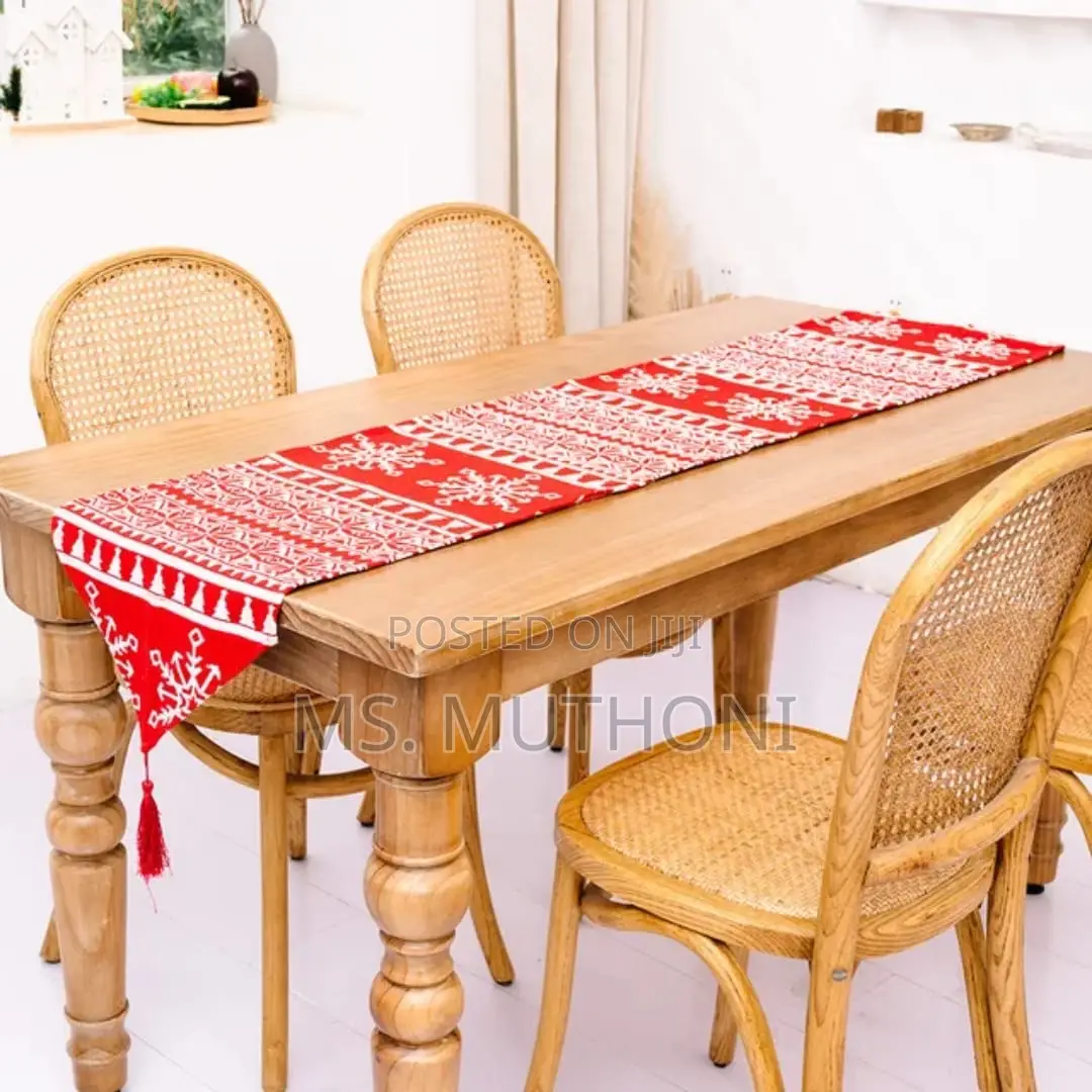 Christmas Knitted Fabric Tablecloth Runner With Tassels