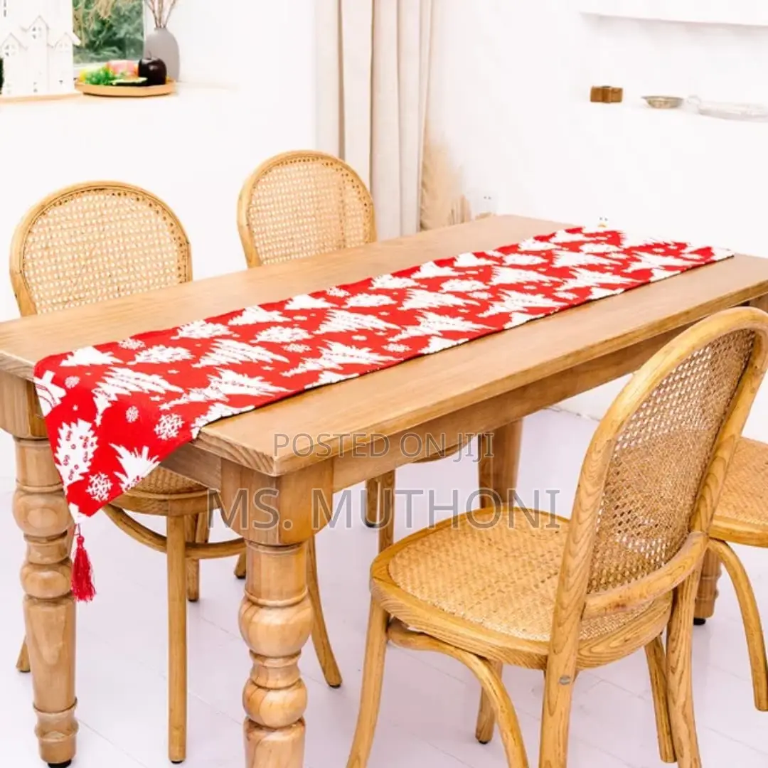 Christmas Knitted Fabric Tablecloth Runner With Tassels