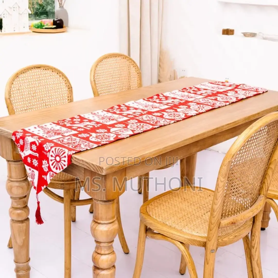 Christmas Knitted Fabric Tablecloth Runner With Tassels