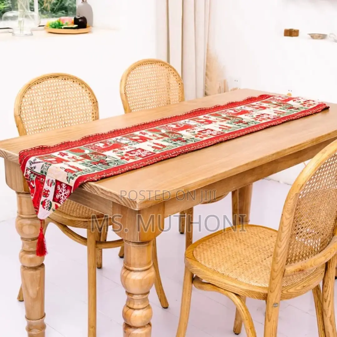 Christmas Knitted Fabric Tablecloth Runner With Tassels