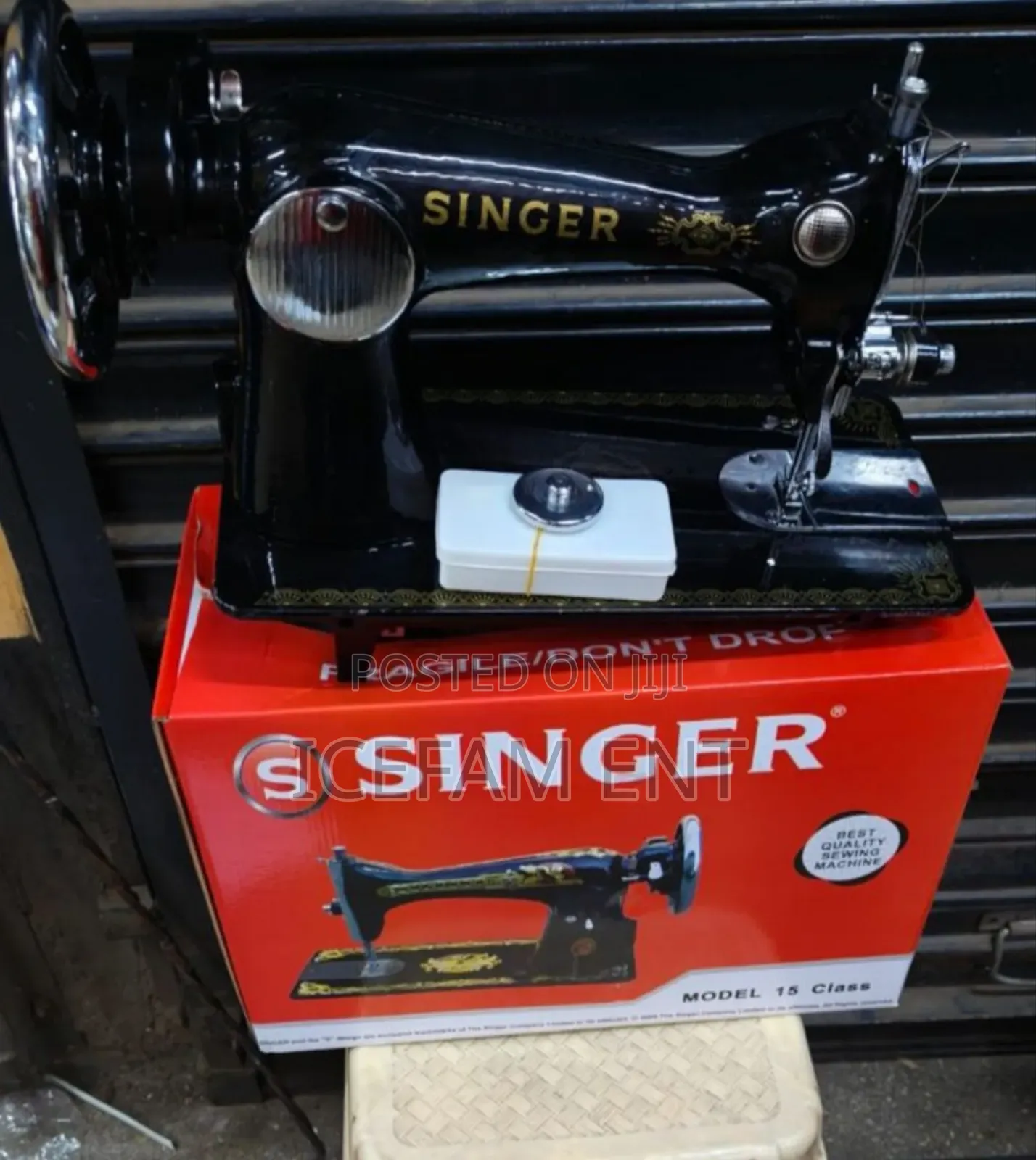 Singer Sewing Machine/Sewing Machine