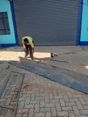 Strong Roller Shutter Doors for Malls Kiosks