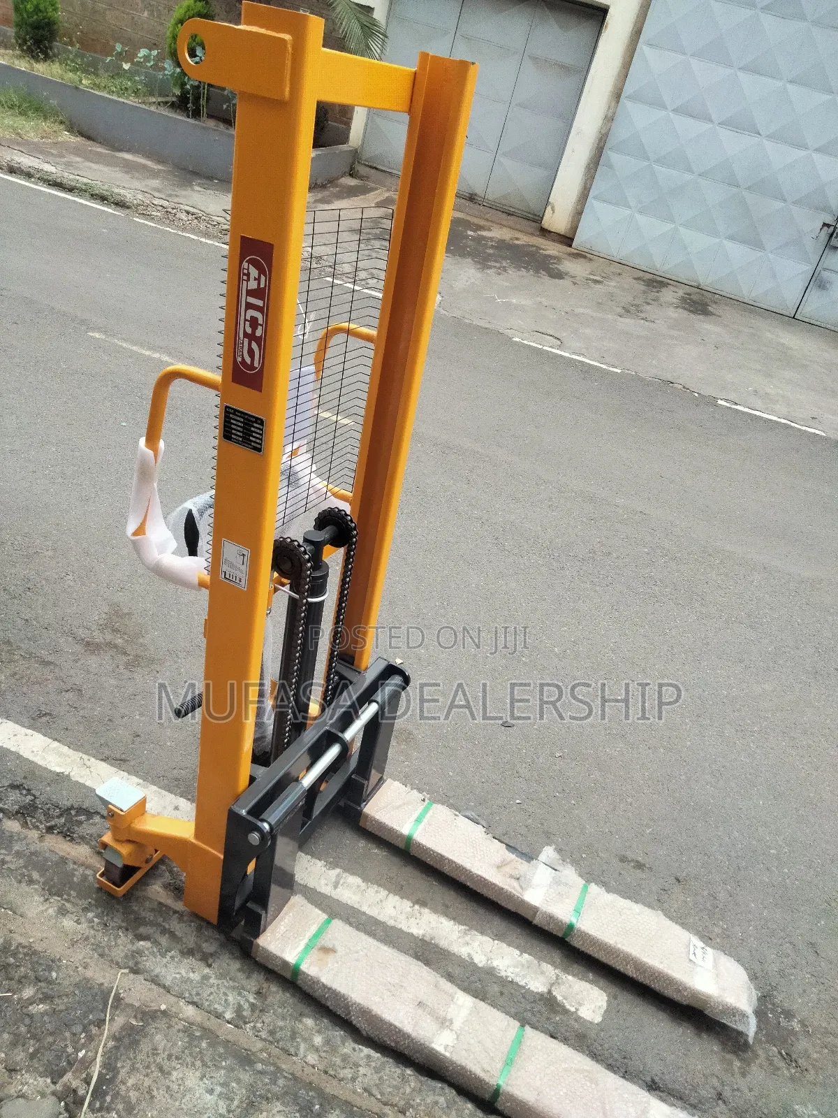 1.6m Height Manual Stacker