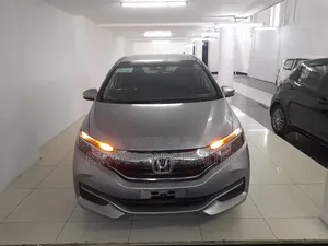 Honda Fit Shuttle 1.5 Hybrid 2WD 2018 Silver