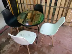 Relaxing Table and Chairs