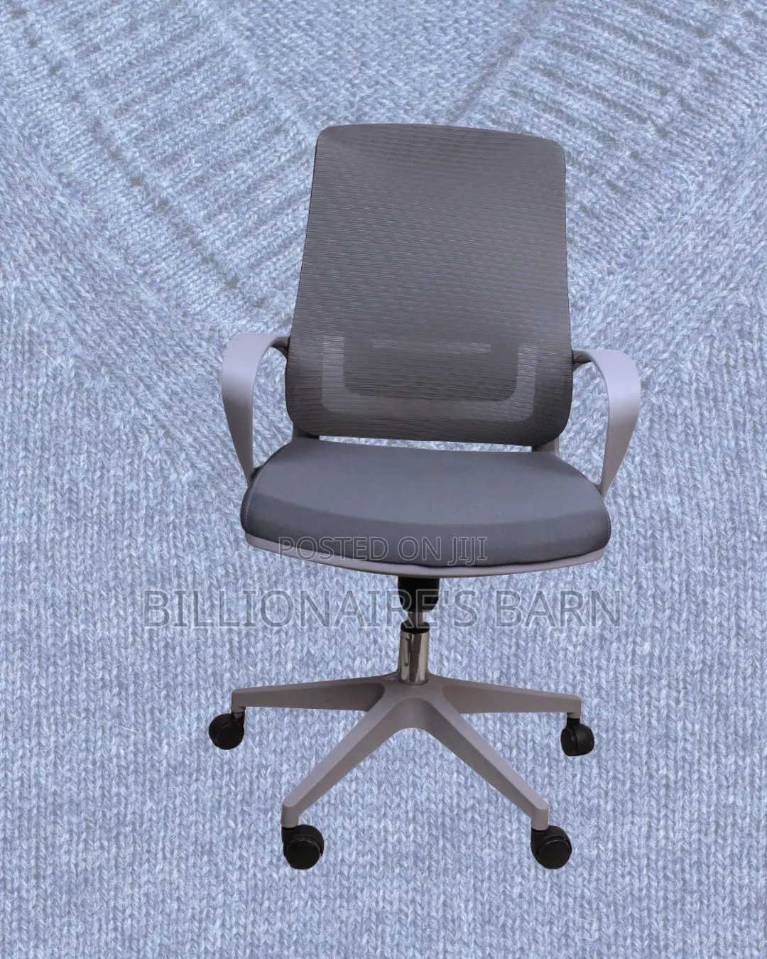 Best-Seller Grey Ergonomic Mesh Office Chair — Boosts Posture Focus