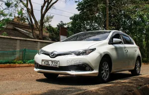 Toyota Auris 2015 Pearl