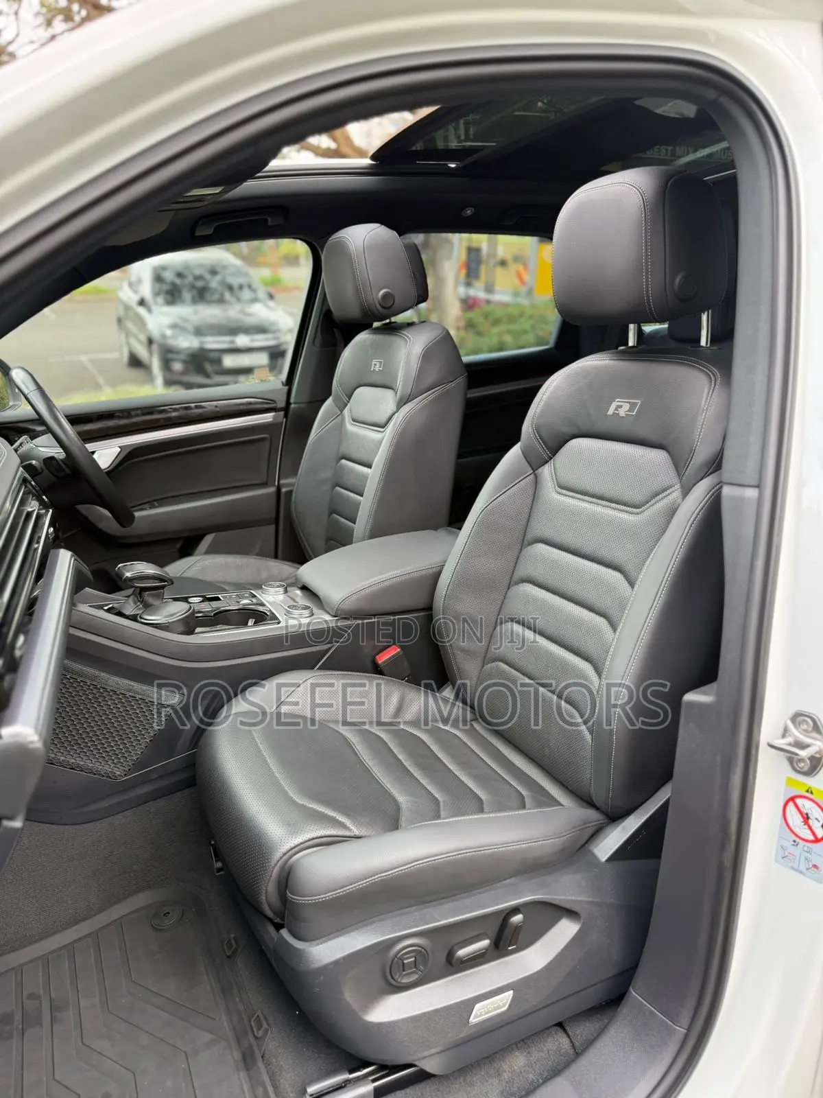 Volkswagen Touareg 2019 White