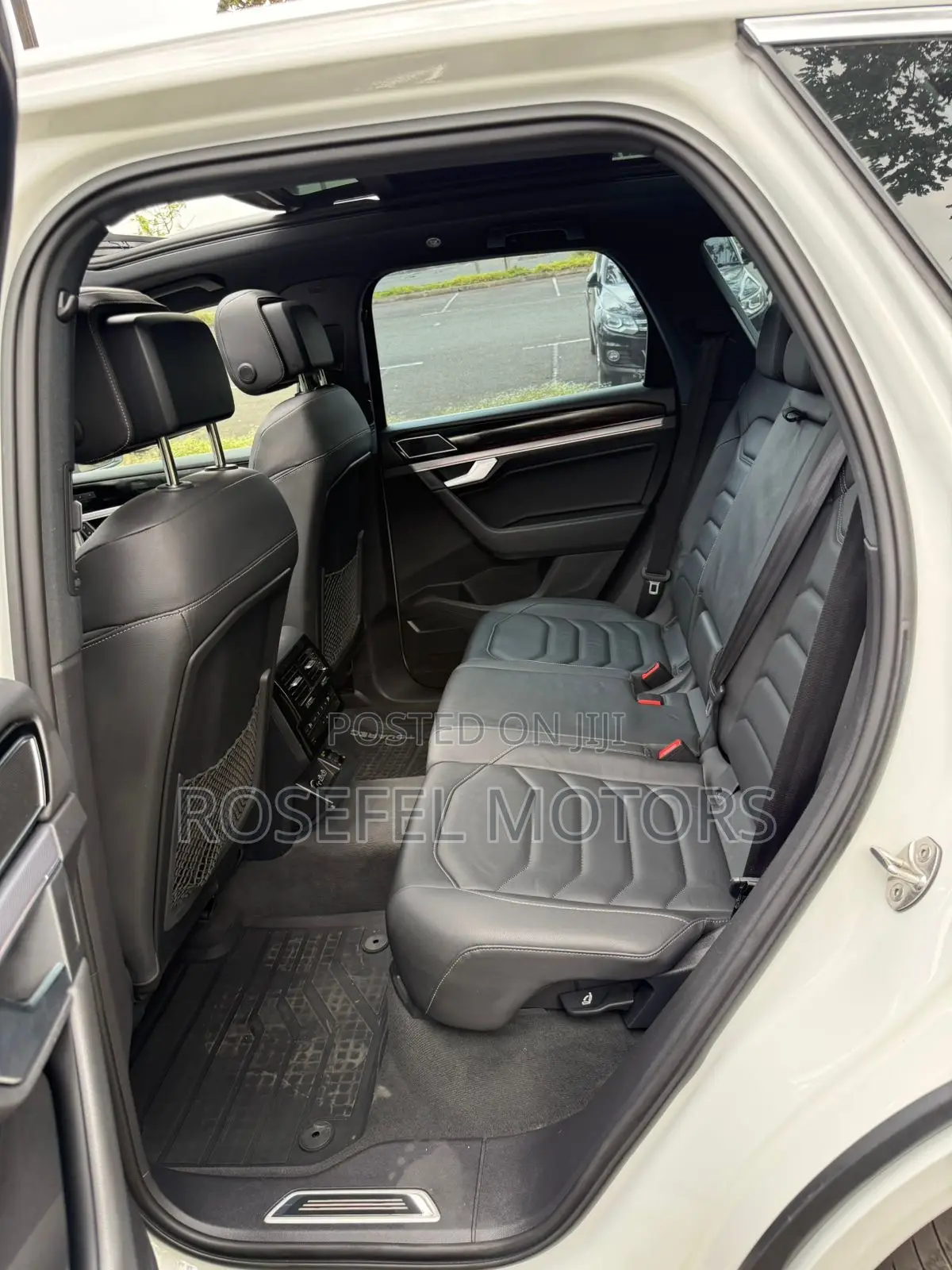 Volkswagen Touareg 2019 White