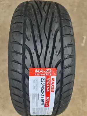 225 /45 R18 Maxxis Victra (Mz3)
