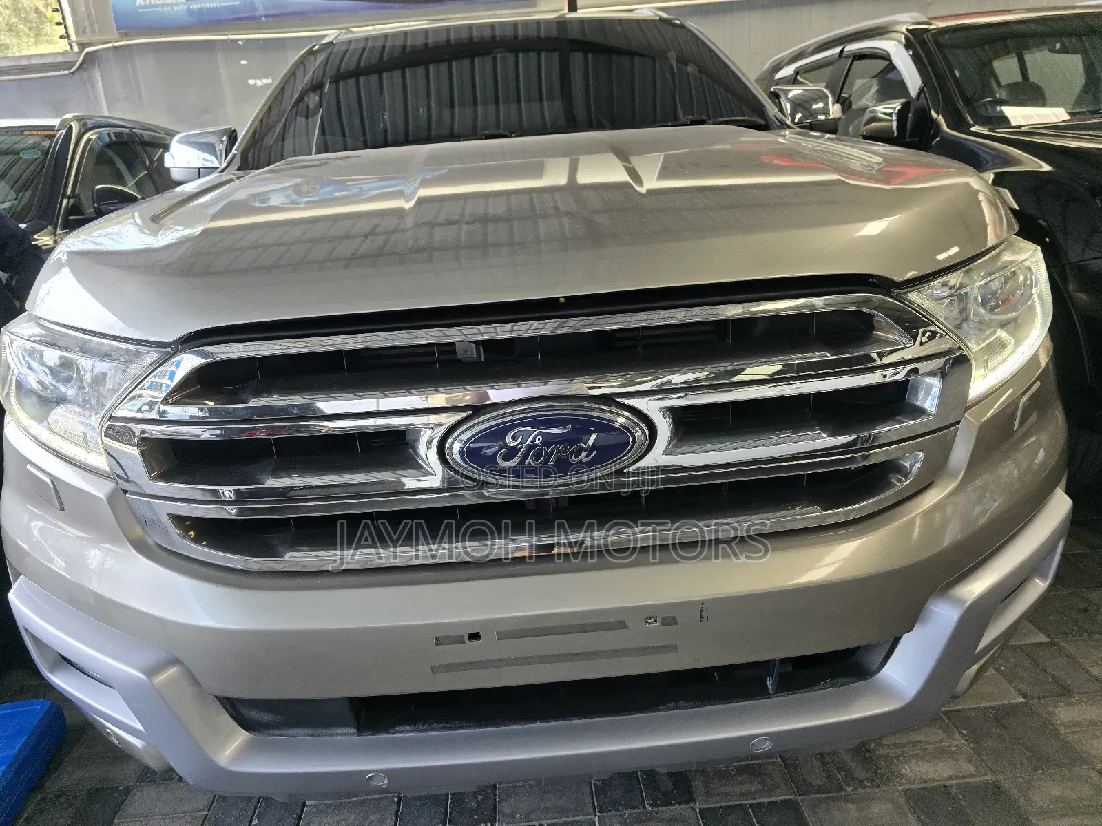 Ford Everest 2018 Gold