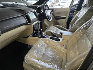 Ford Everest 2018 Gold