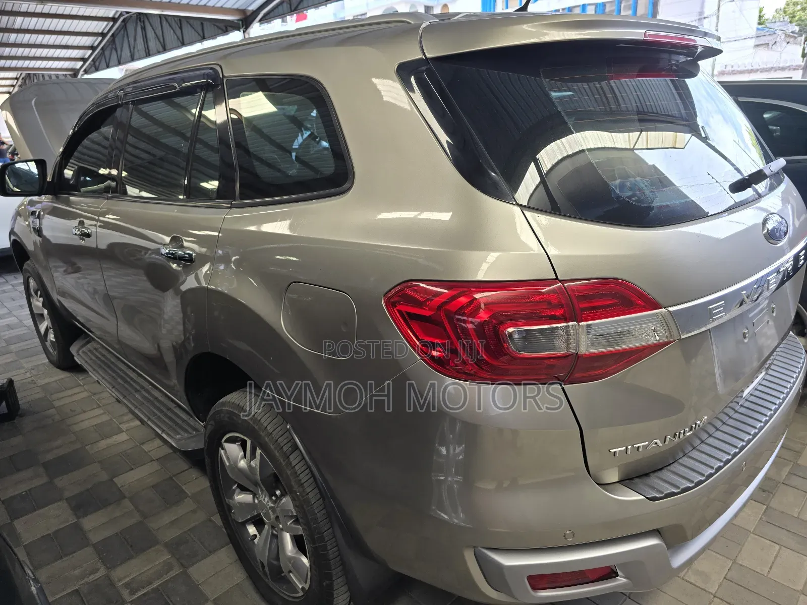 Ford Everest 2018 Gold