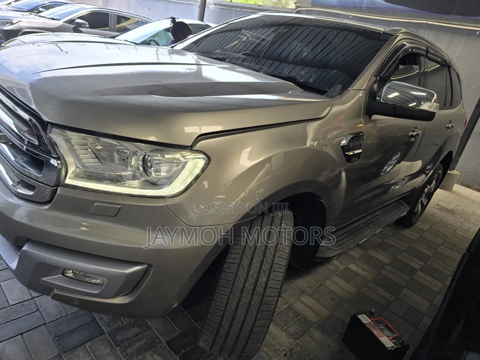 Ford Everest 2018 Gold