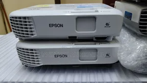 Cb-x05, 3300 Lumen Projector