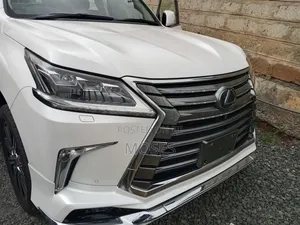 Lexus LX 2019 White