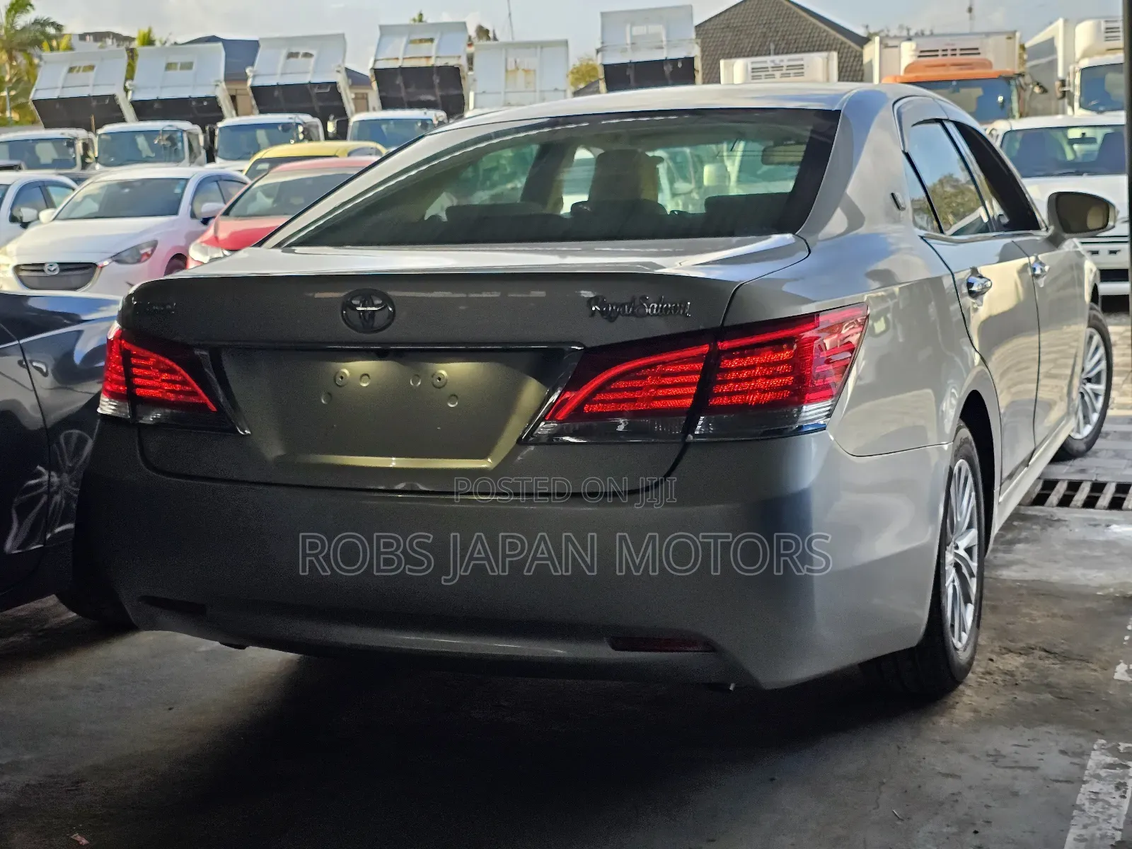 Toyota Crown 2018 Silver