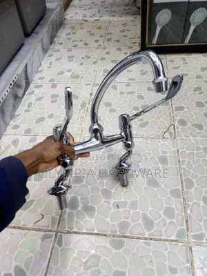 Cobra Elbow Action Mixer (Pillar)