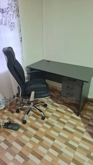 Office Desk With Leather Chair