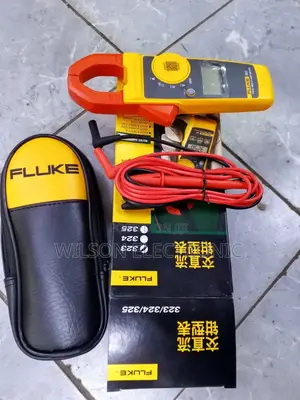 Fluke 323 RMS Clamp Meter.
