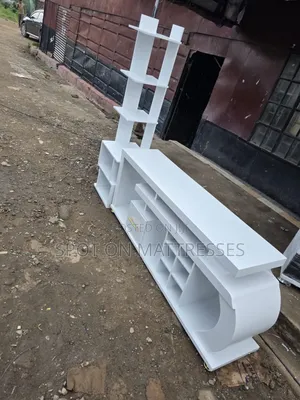 Wooden Tv Stand With Bookshelf Accompaniment + Free Delivery!!