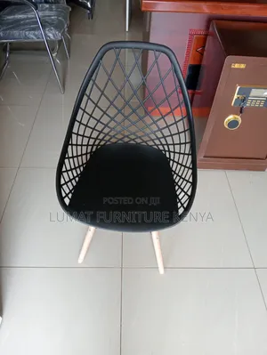 Minimalist Black Eames Chair