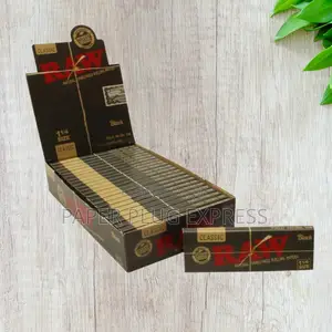 Raw Classic Black 1 1/4 Size Rolling Papers