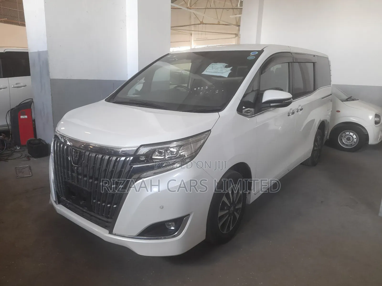 Toyota Esquire 2018 White