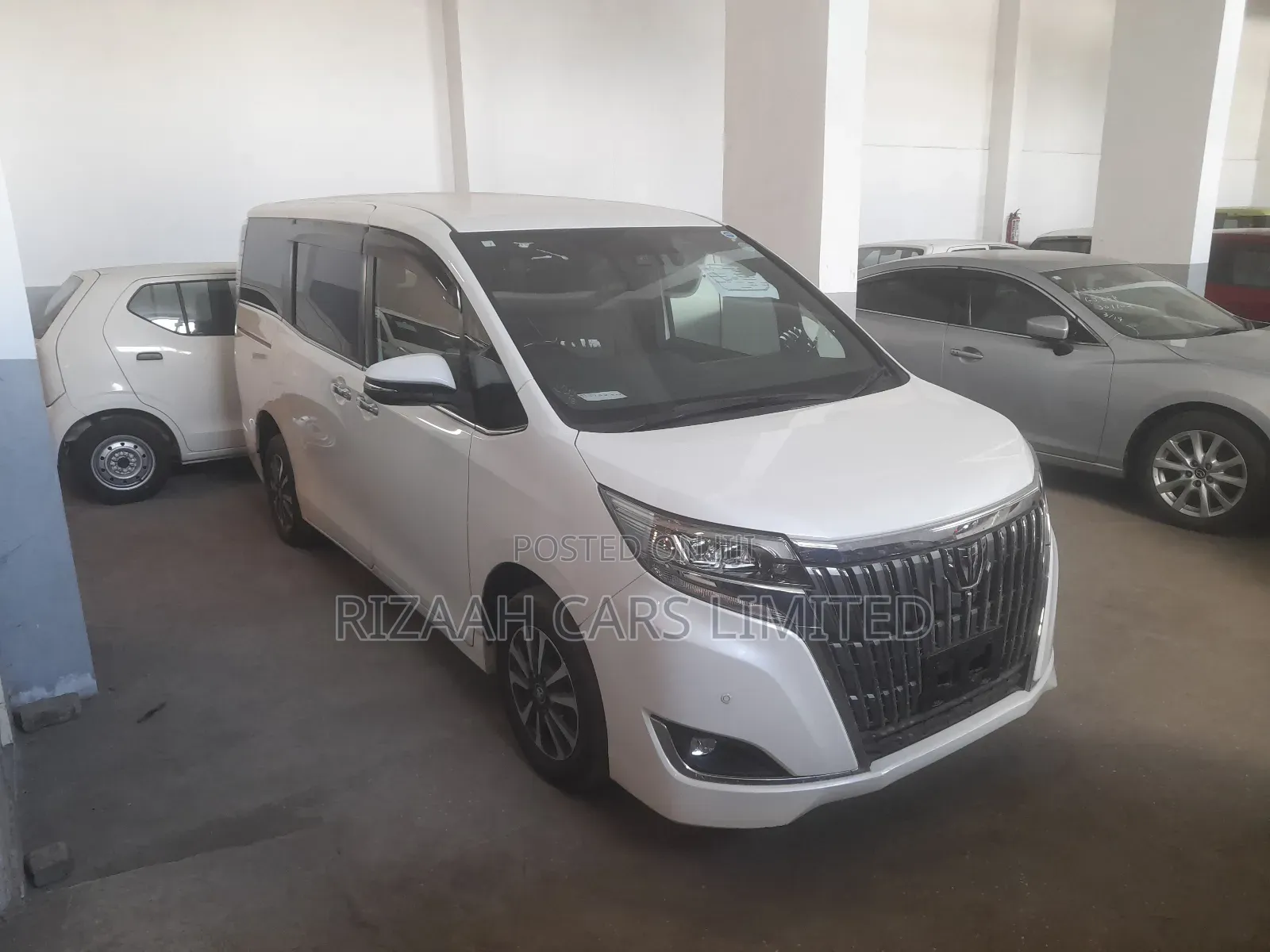 Toyota Esquire 2018 White