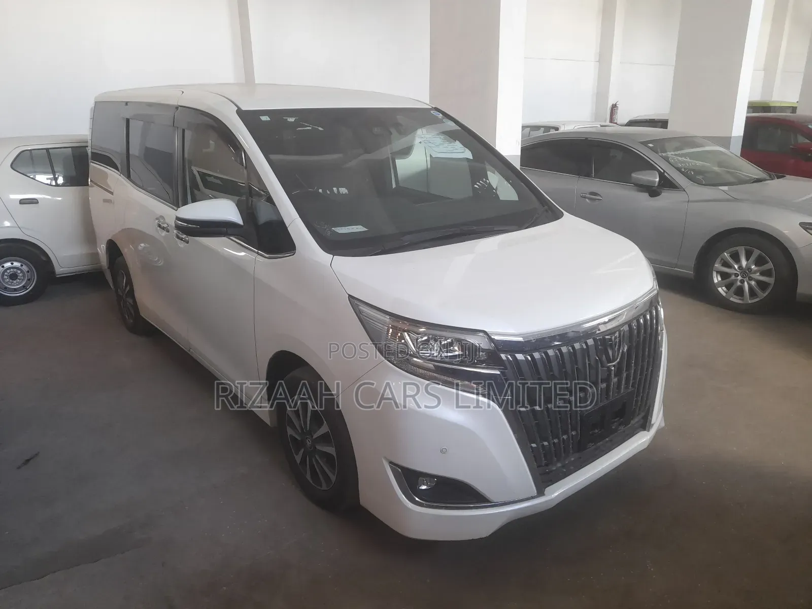 Toyota Esquire 2018 White