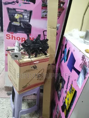 5 in 1 Brush Cutter /4 Stroke Brand New Brush Cutter