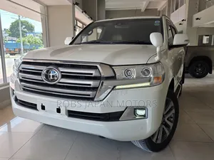 Toyota Land Cruiser 4.6 V8 ZX 2018 Off white