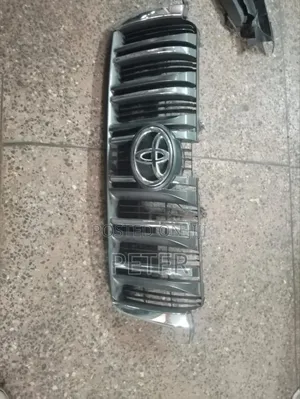 Prado150 Grille