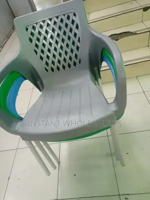 Plastic Chairs With Aluminium Stands