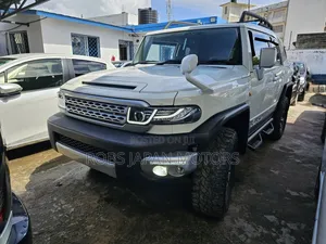 Toyota FJ Cruiser 2017 White