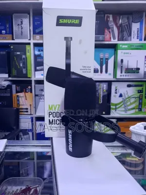 Podcasting and Recording Microphone Shure Mv7