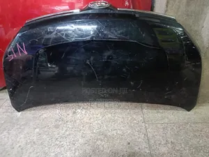 Voxy 2015 Bonnet