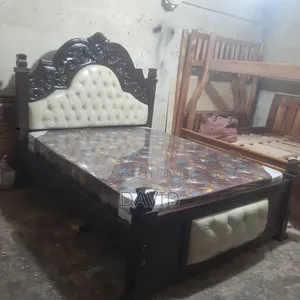 Queen's Bed