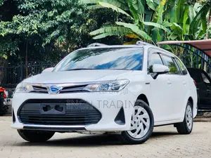 Toyota Corolla Fielder 1.5 Hybrid FWD 2019 White