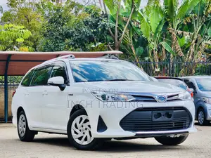 Toyota Corolla Fielder 1.5 Hybrid FWD 2018 White