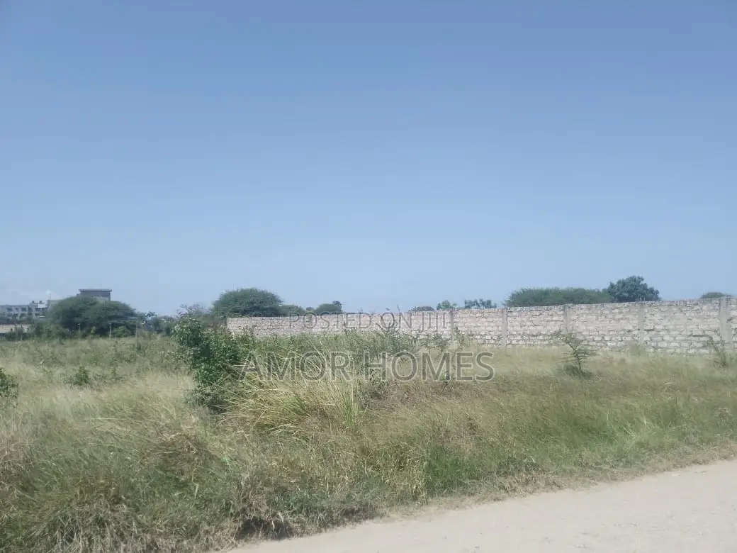 Plot 4 Sale