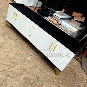 5.5fts Executive Tv Stand With Marble Lining