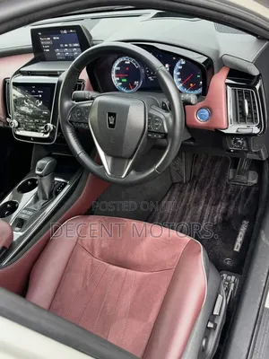 Toyota Crown 2019 White
