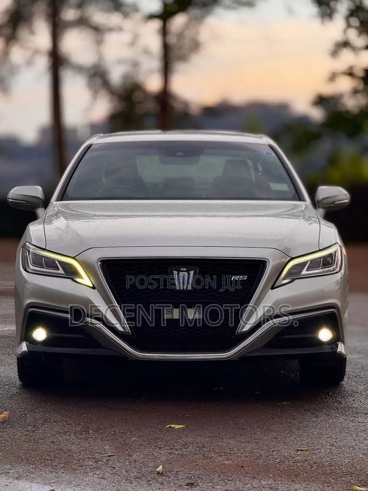 Toyota Crown 2019 White