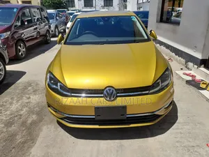 Volkswagen Golf 2018 Gold