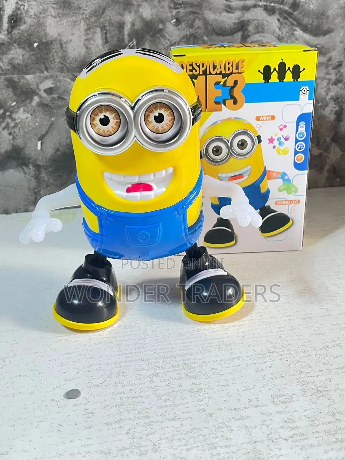 Dancing Minion
Battery Operated