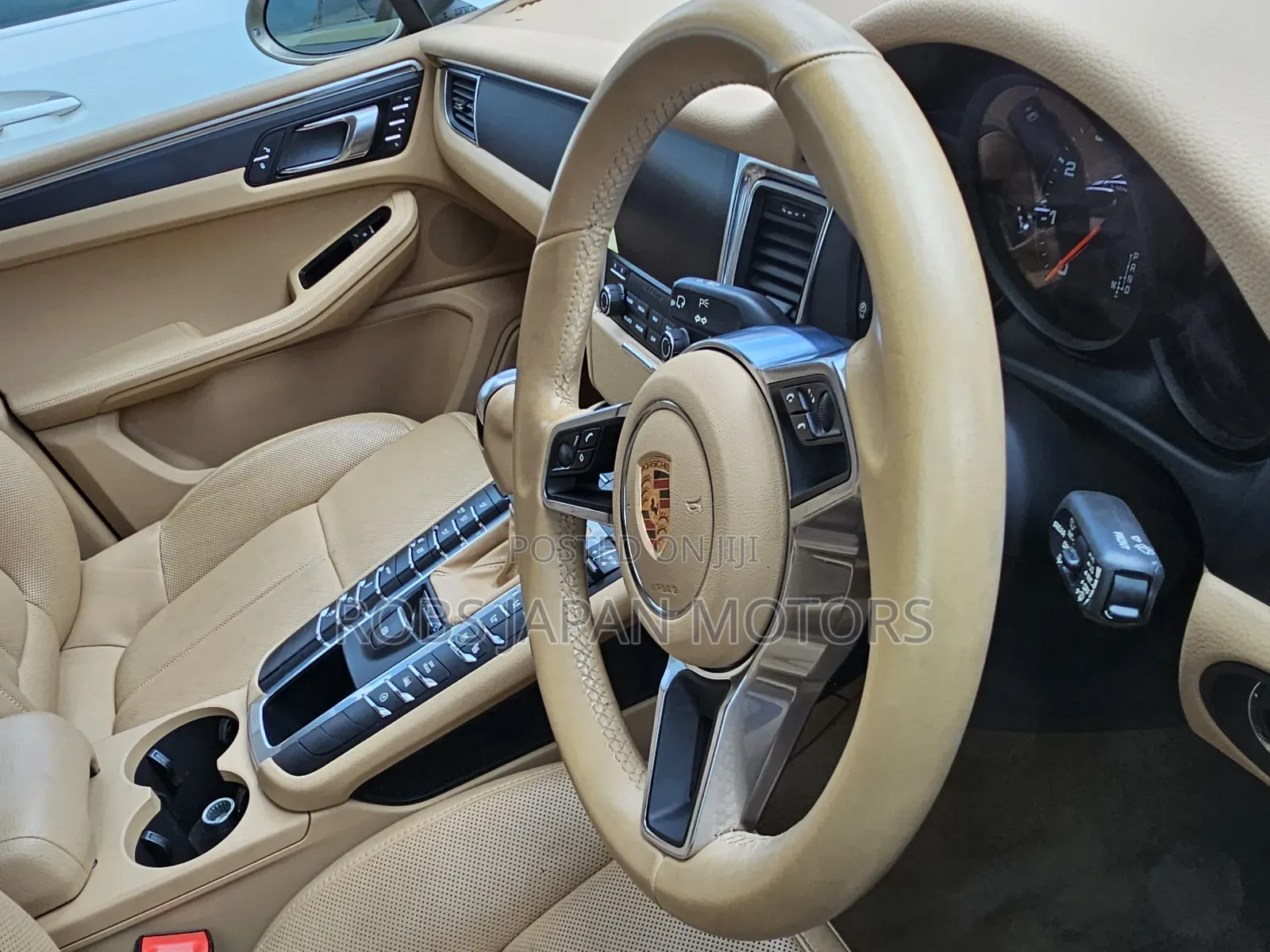 Porsche Macan Base 2017 Gold