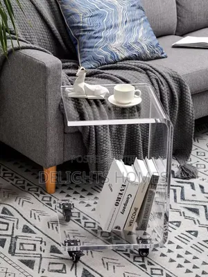 Luxury C-Shaped Clear Acrylic Side Table_fu